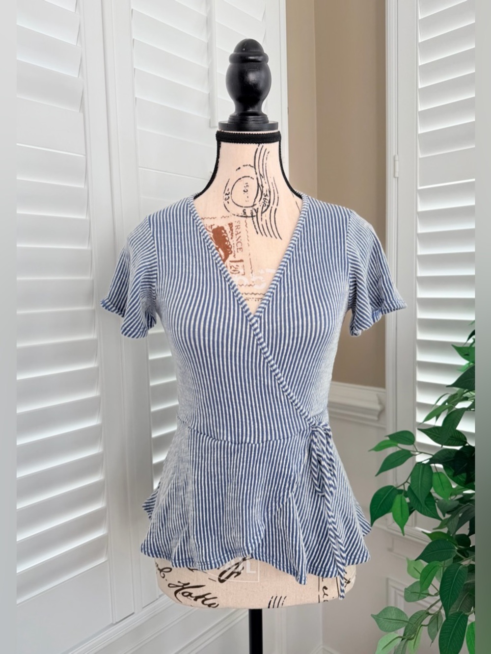 Caution to the Wind Faux Wrap Peplum Top Size Small